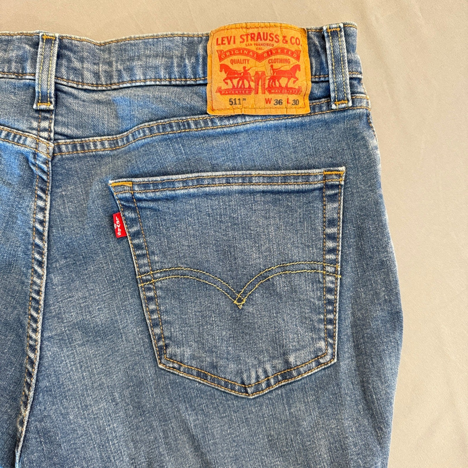 Men’s Levi’s 511 Slim Fit Jeans 36×30 Medium Wash Blue Denim WaterLess Casual