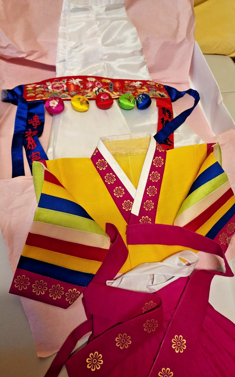 Traditional Korean Hanbok Child’s 3-4 years W/ Shoes 7 piece