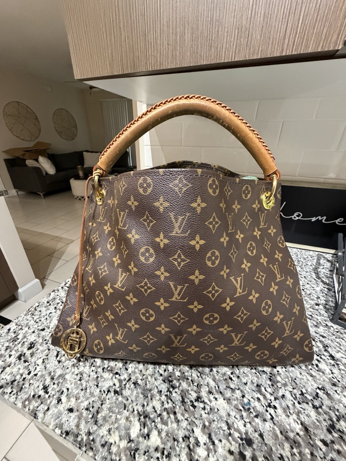 Louis Vuitton Artsy MM Monogram Canvas Leather Tote Shoulder Bag Purse Handbag