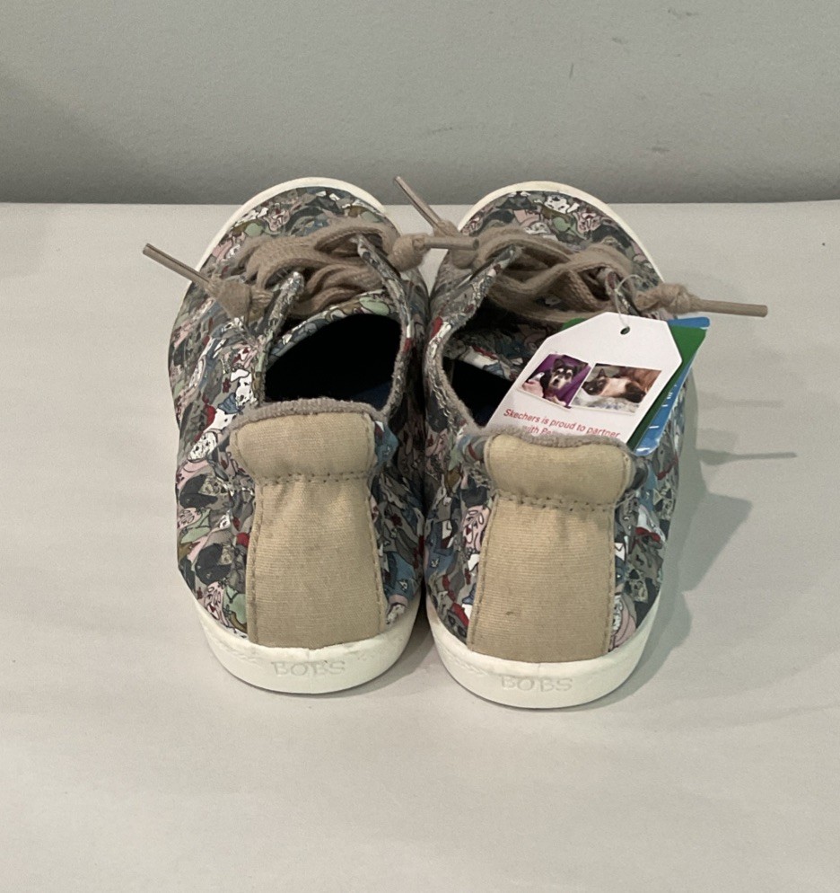 BOBS 179082 Skechers Beach Bingo Womens Sz 8 Dog Print Mem. Foam Vegan Sneakers