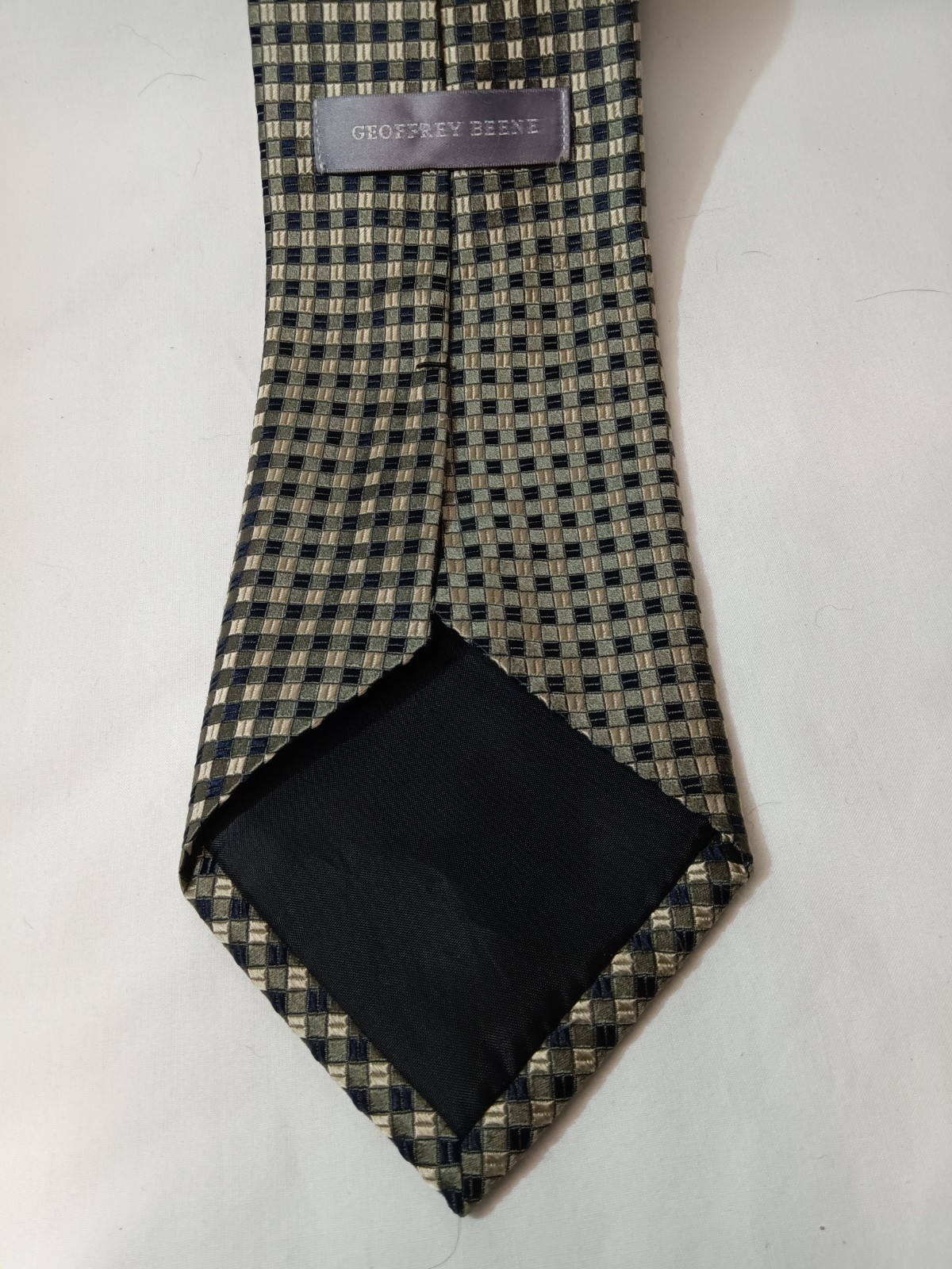 Geoffrey Beene 100% Silk Necktie Checkered Pattern Shades Green Tan Navy Black