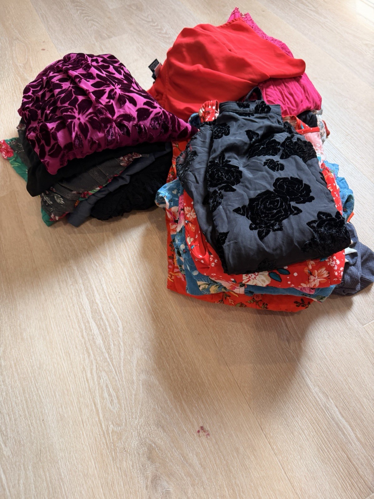 HUGE TORRID LOT! Size 1XL 23 Different Shirts & Patterns Rarely Worn
