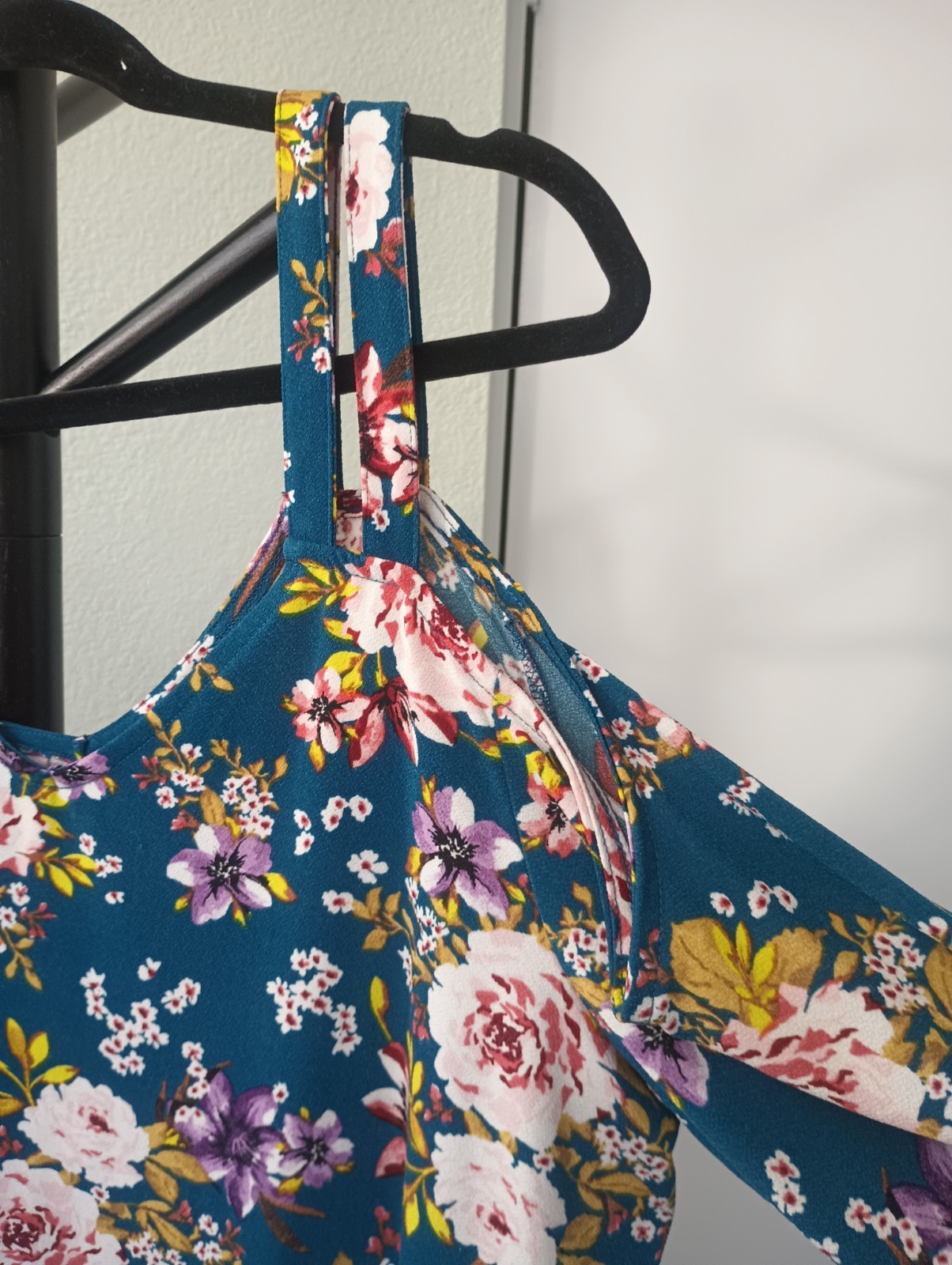 Torrid 2x Cold Shoulder Blue Floral Print Top Size 2 Double Strap 22w/24w