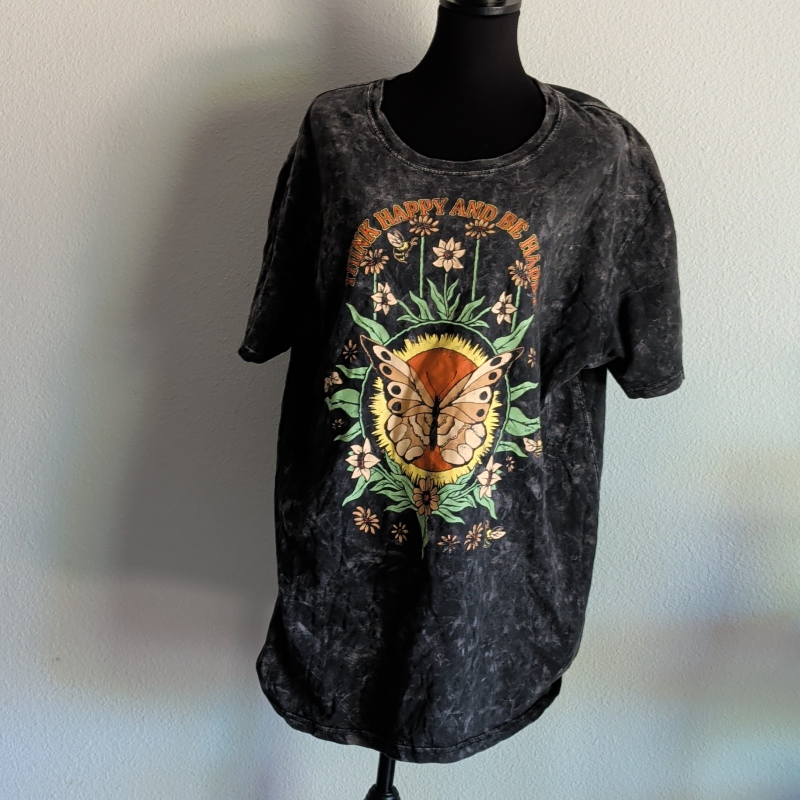Walnut & 39th Graphic Butterfly T-Shirt Black 2XL Crew Neck Short Sleeve Tee
