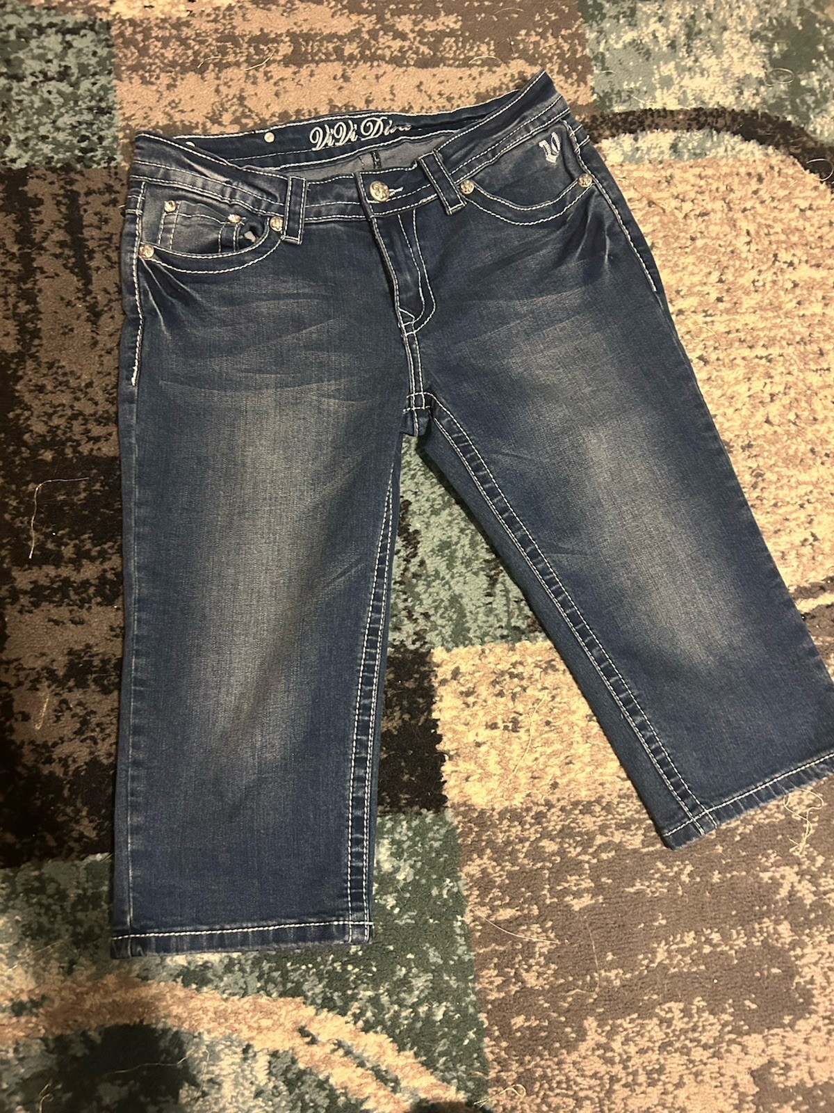 Vi Vi Diva Women’s Dark Wash Capri Jeans Embroidered Studded Stretch 5-Pkt