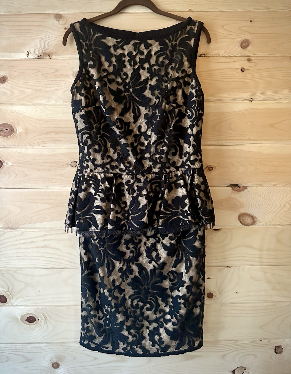 Tadashi Shoji Floral Lace Peplum Sheath Cocktail Dress Black/Nude Size 6 3K1148M