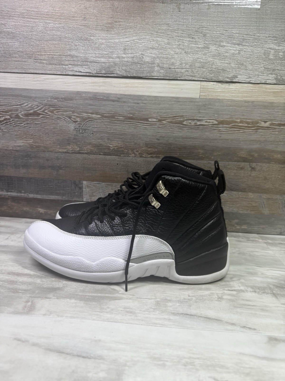 Air Jordan 12 Retro “Playoffs” (2022) – Pre-Owned (Size Men’s 12)