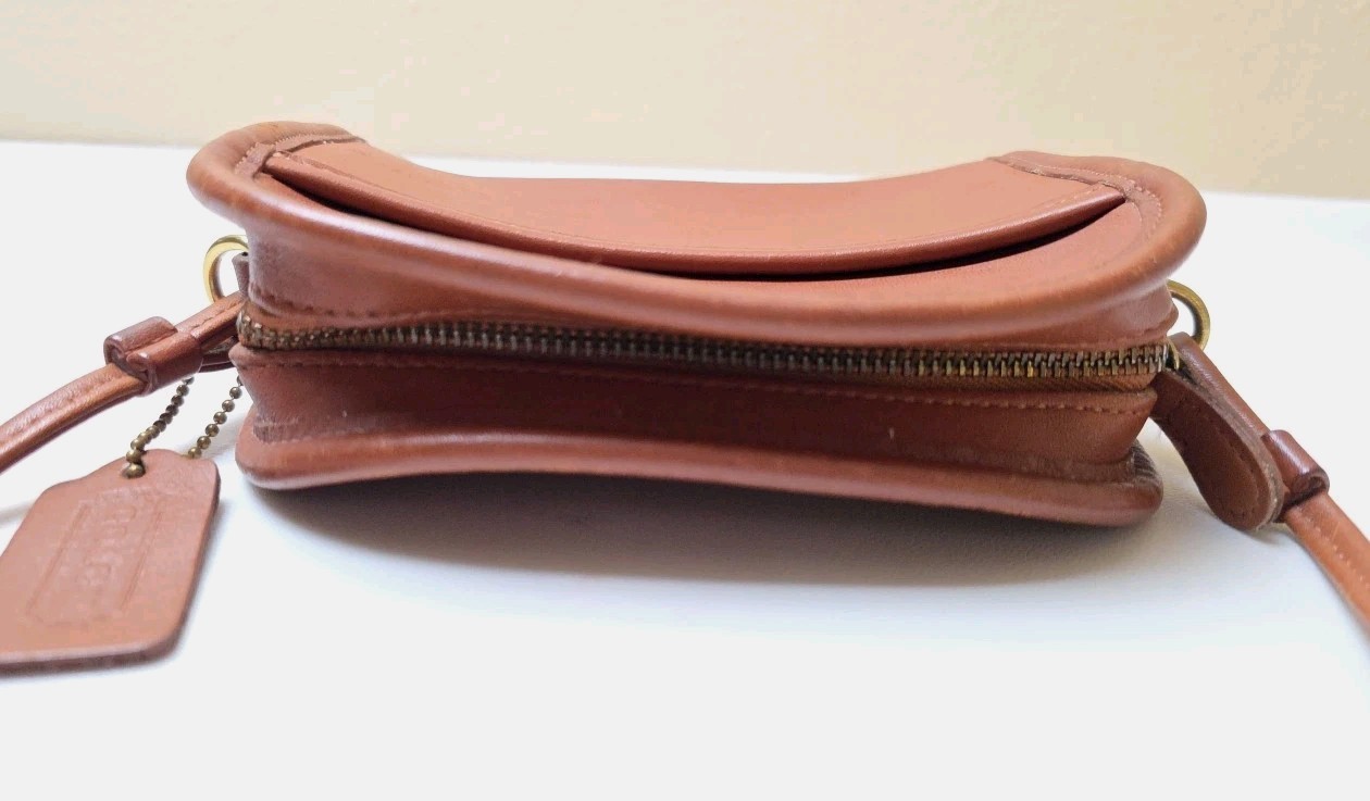 Vintage COACH Abbie 9017 Brown Leather Crossbody Small Shoulder Bag Purse