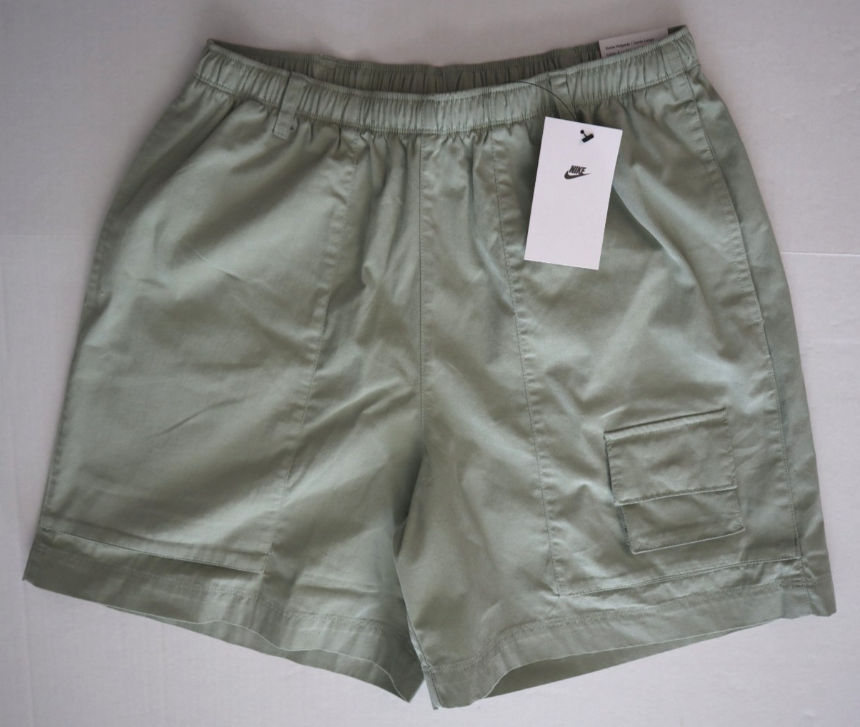 Nike FN3216-370 Men Sz S Light Green Loose Fit Mid-Thigh Length Camp Shorts $85
