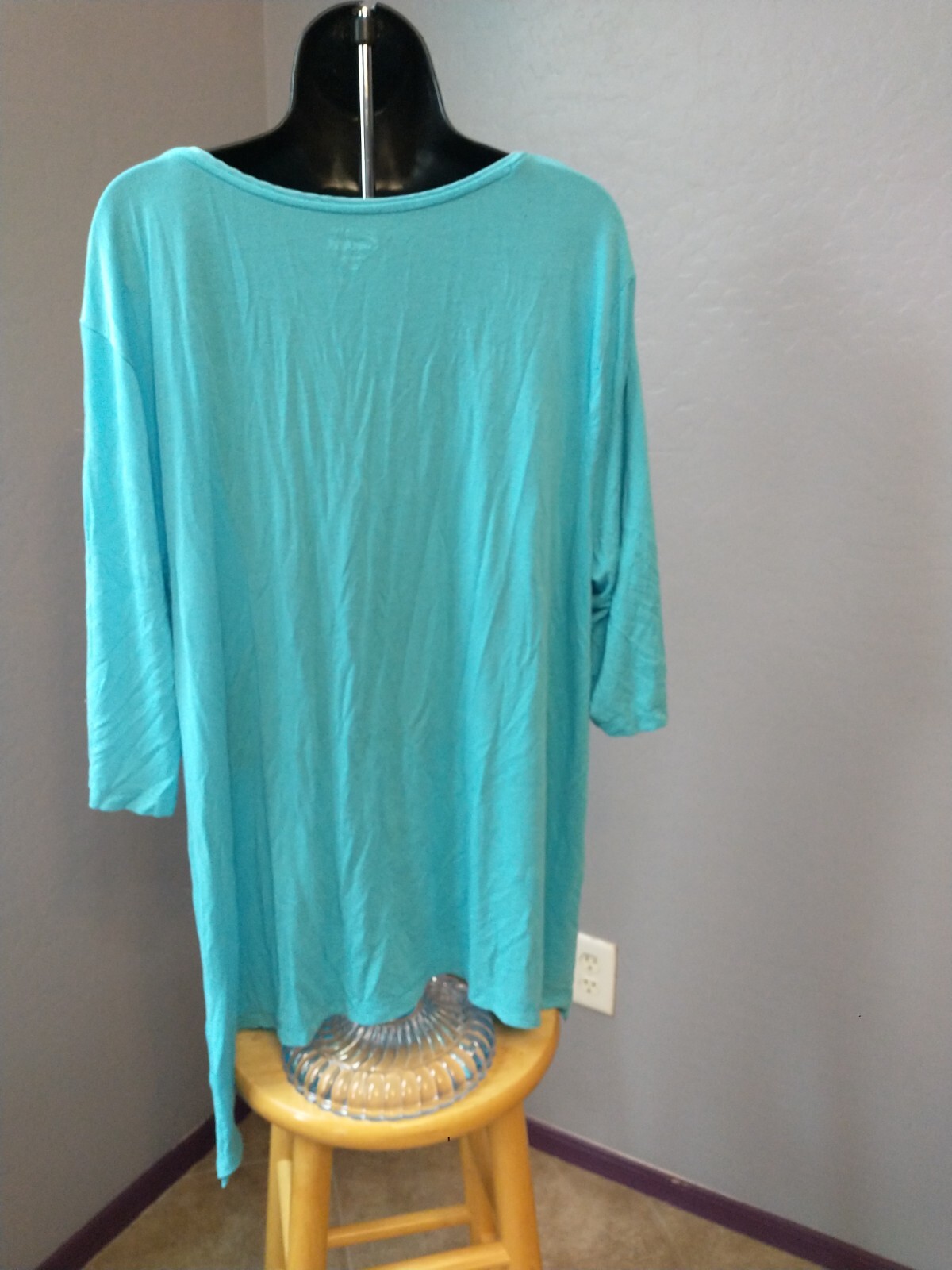 2x simply Emma blue blouse with flower bead accents95% viscose and 5% spandex