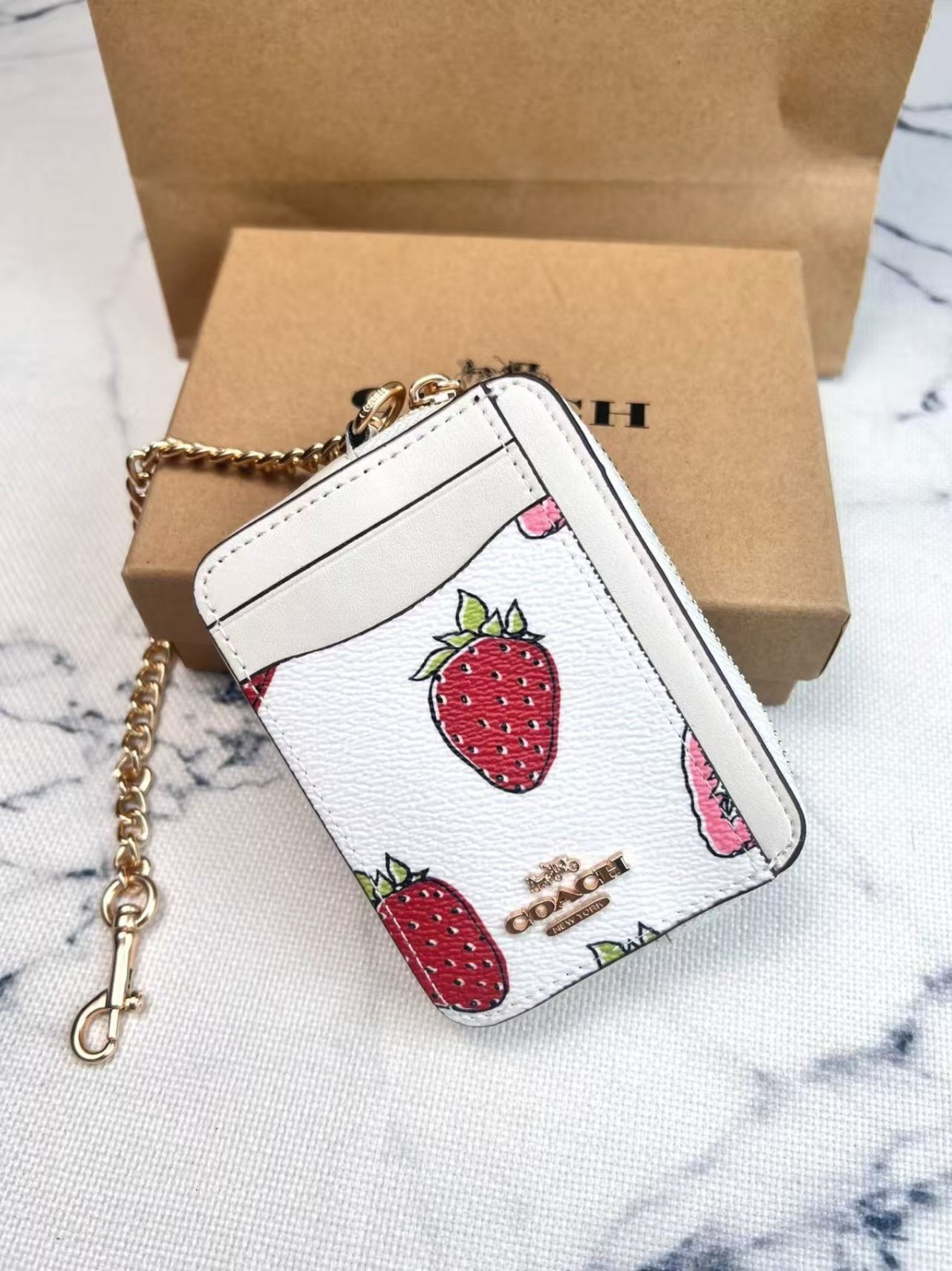 Coach CAR32 Zip Card Case Wallet With Strawberry Print NWT Chalk Multi With Box