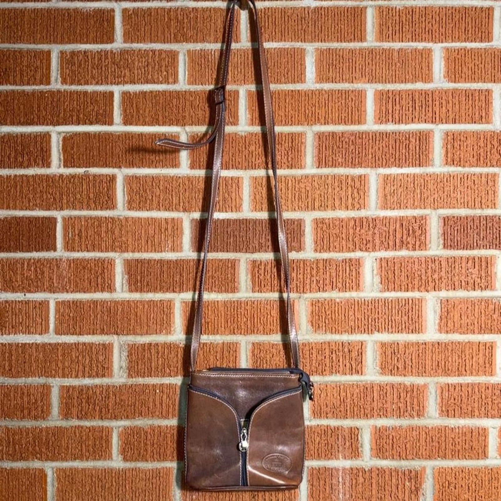 Vintage Old Florence multi-pocket leather bag