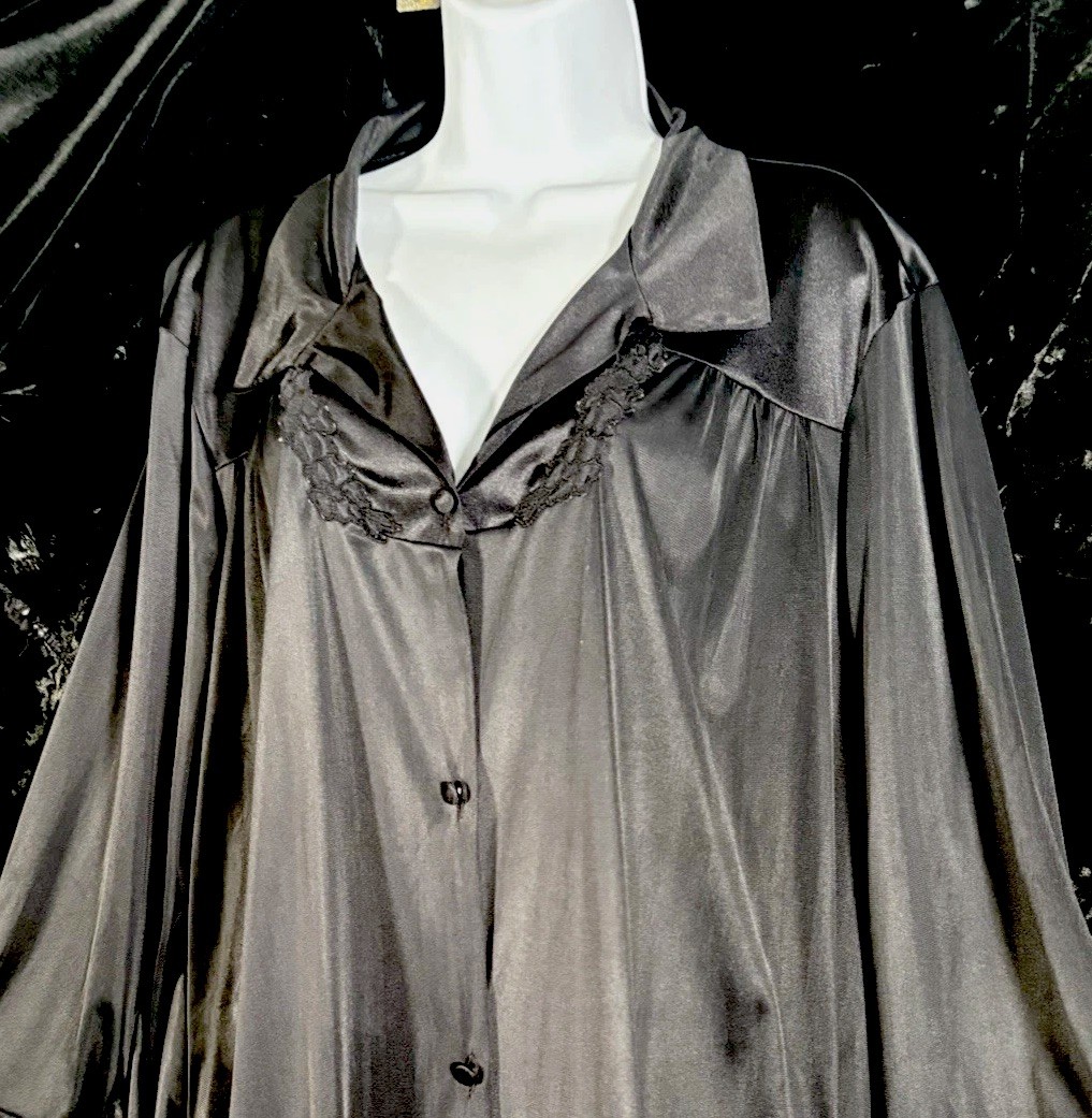 Vanity Fair Black LIQUID Satin Robe Sz XXL Knee Length EUC Vintage