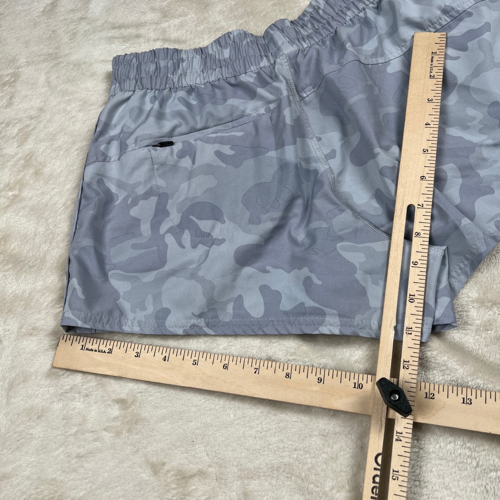 Vuori Dash Shorts Womens M Camo Performance Running Athletic Elastic Lined
