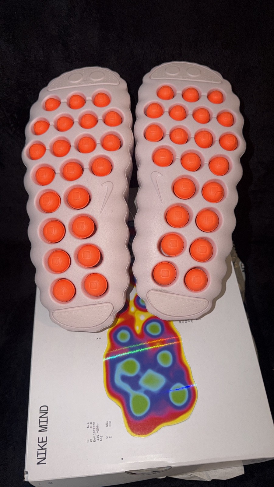 pink nike mind slides size 11 in women’s