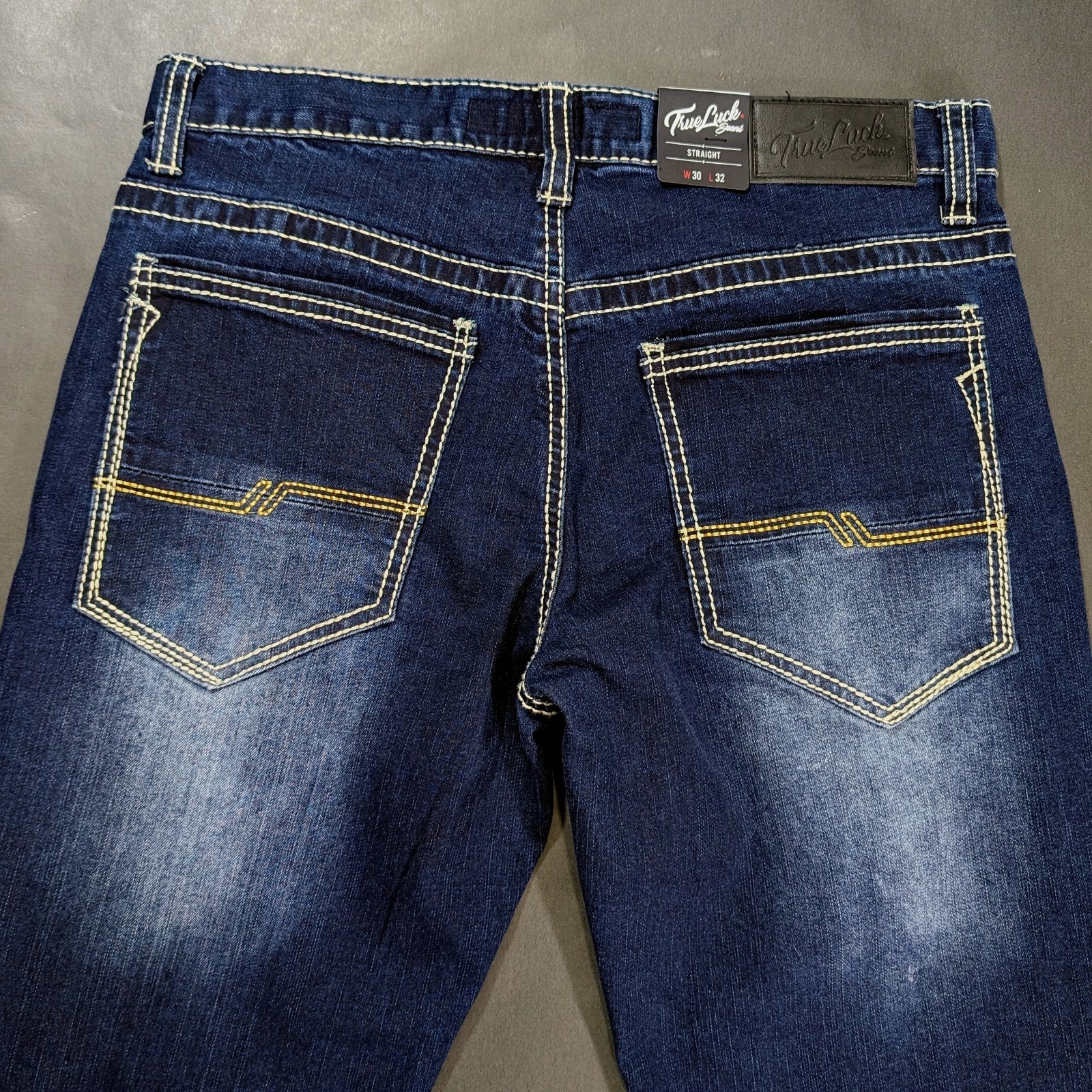 True Luck Straight Leg Jeans Men’s Size 30×32 32×32 Gold Stitched Pockets