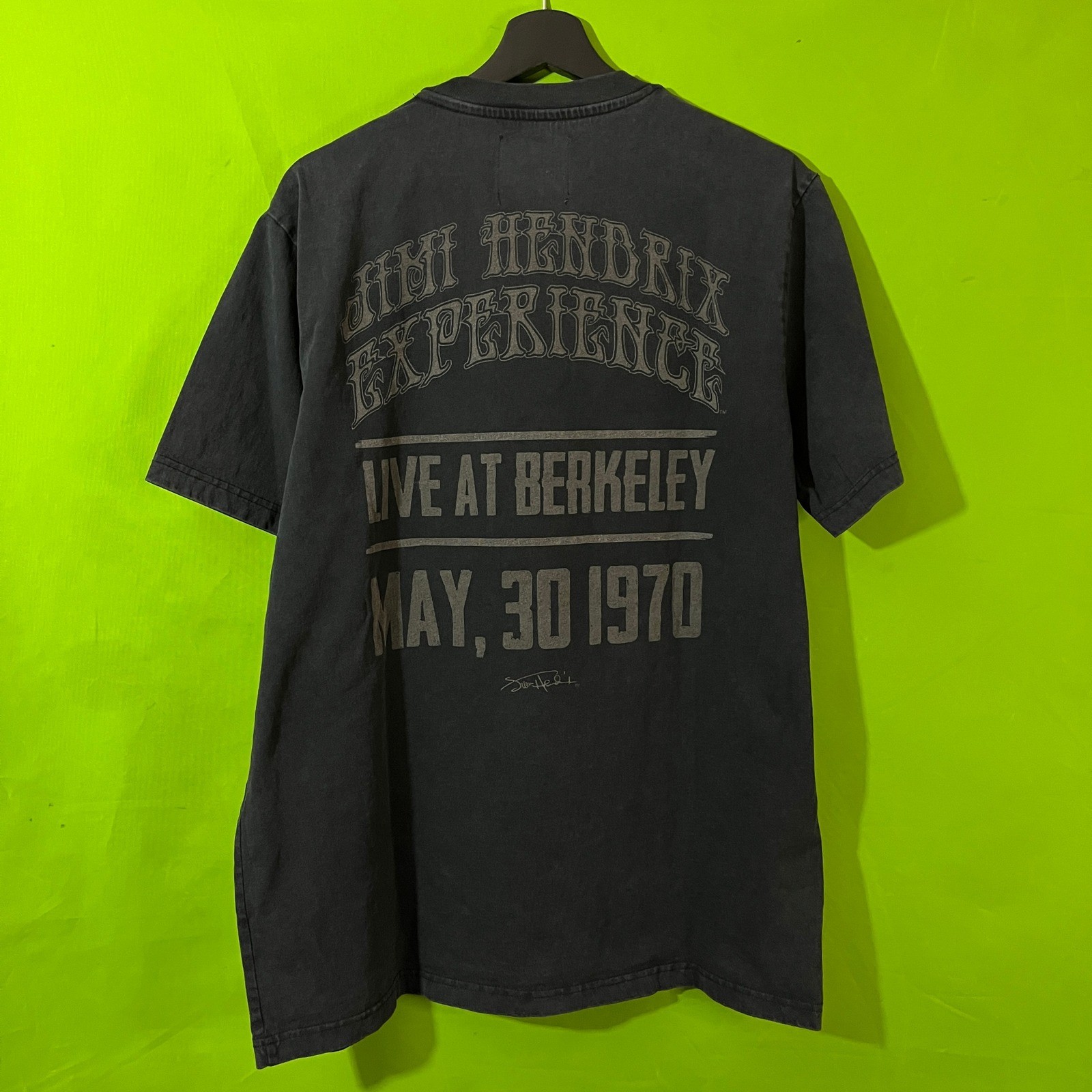 Shoe Palace Jimi Hendrix Plays Berkeley Live Graphic T-Shirt Black Large