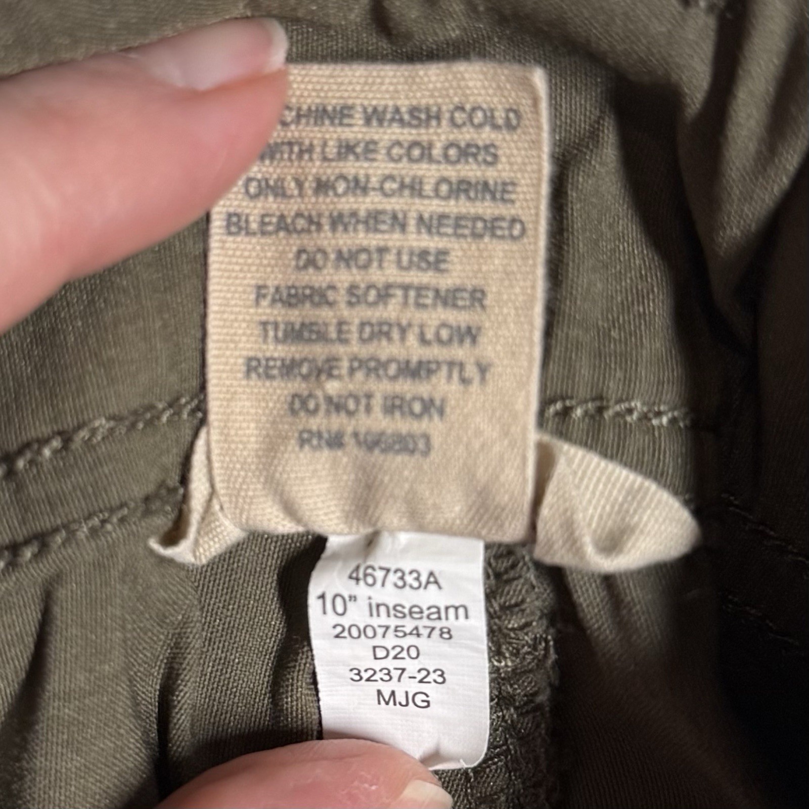 Duluth Trading Co. Women’s Cargo Shorts 4/28 Green 10″ Inseam Nylon Stretch