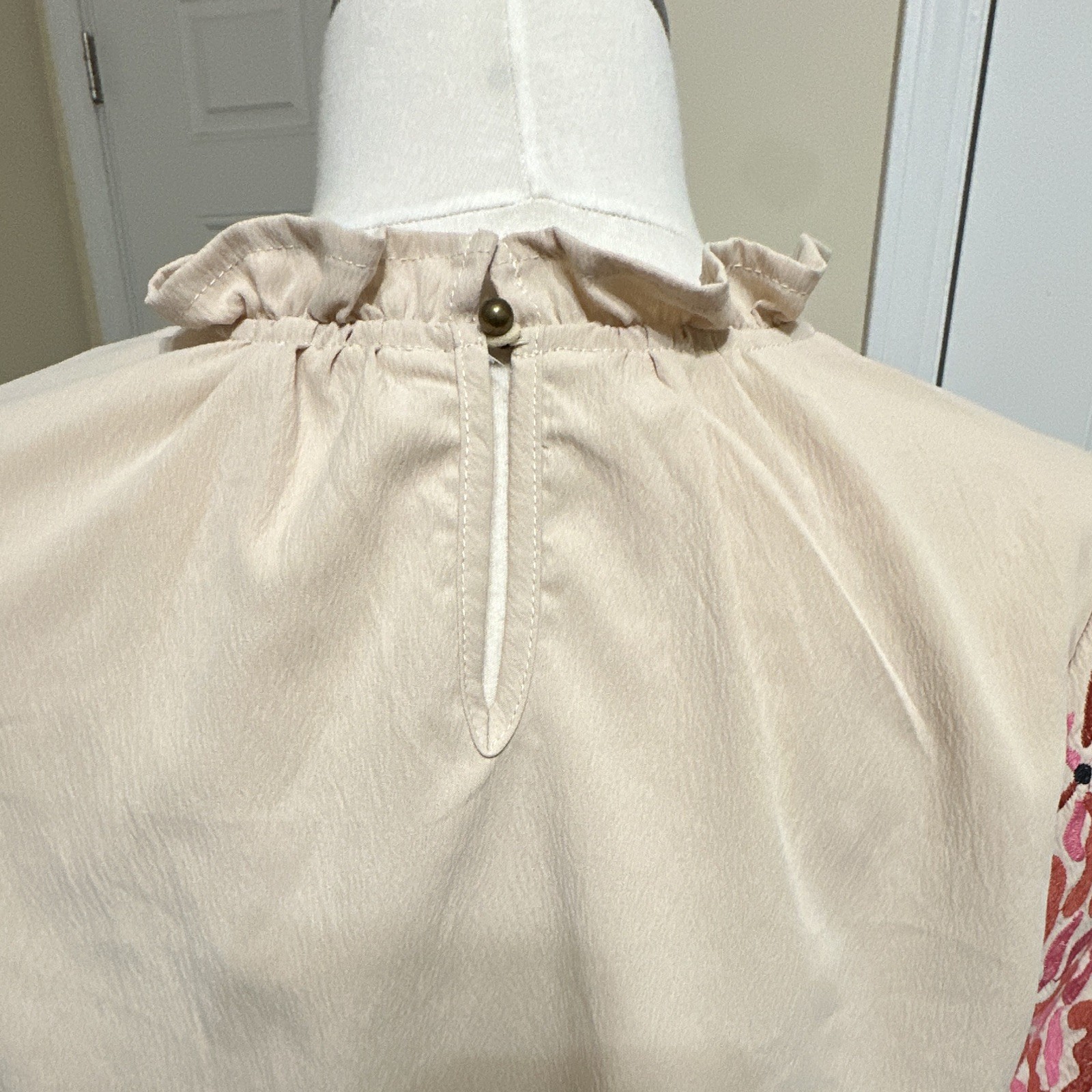 r2 Womens M Beige Floral Blouse Puff Short Sleeve Ruffle High Neck