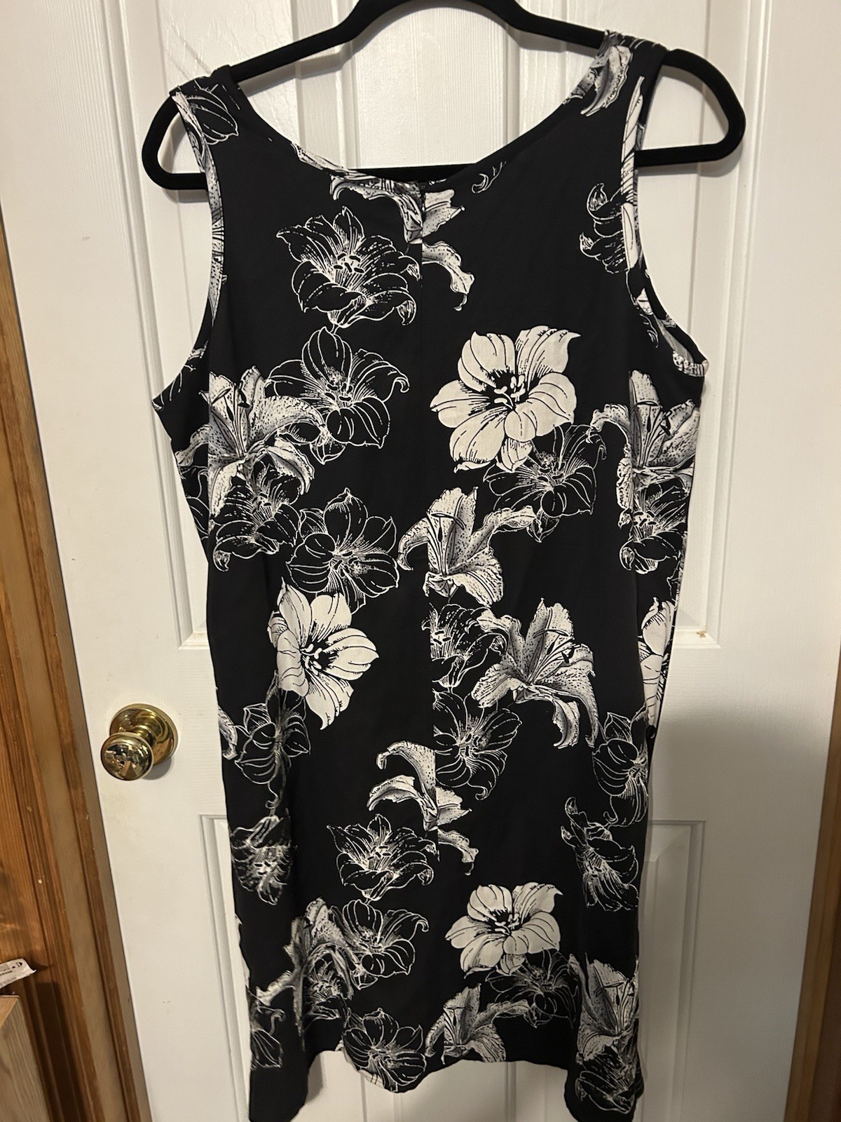 Pineapple Moon 100% Silk Sleeveless Dress Size L Black & White Floral