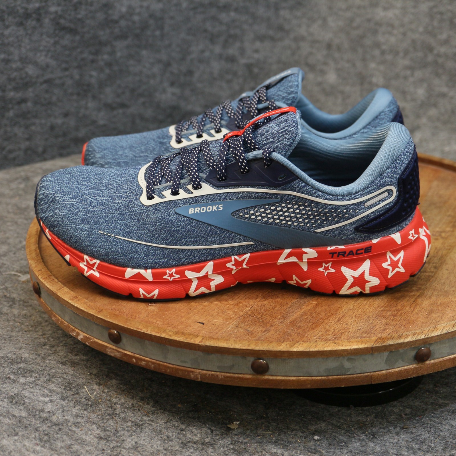 Brooks Trace 2 Womens Size 8 B USA Stars Fourth Of July Americana Running Shoes