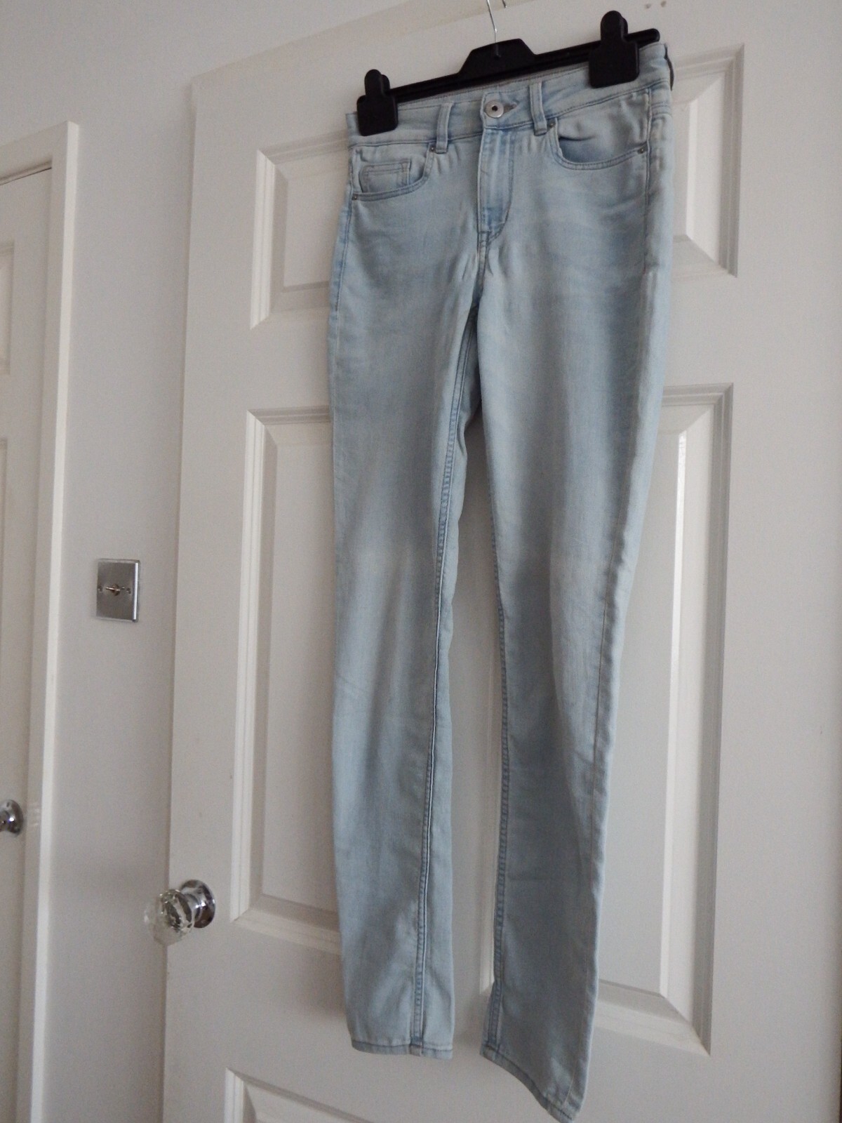H&M Divided Light Blue Wash Denim Skinny Jegging Jeans Mid Rise Size 8 Stretchy