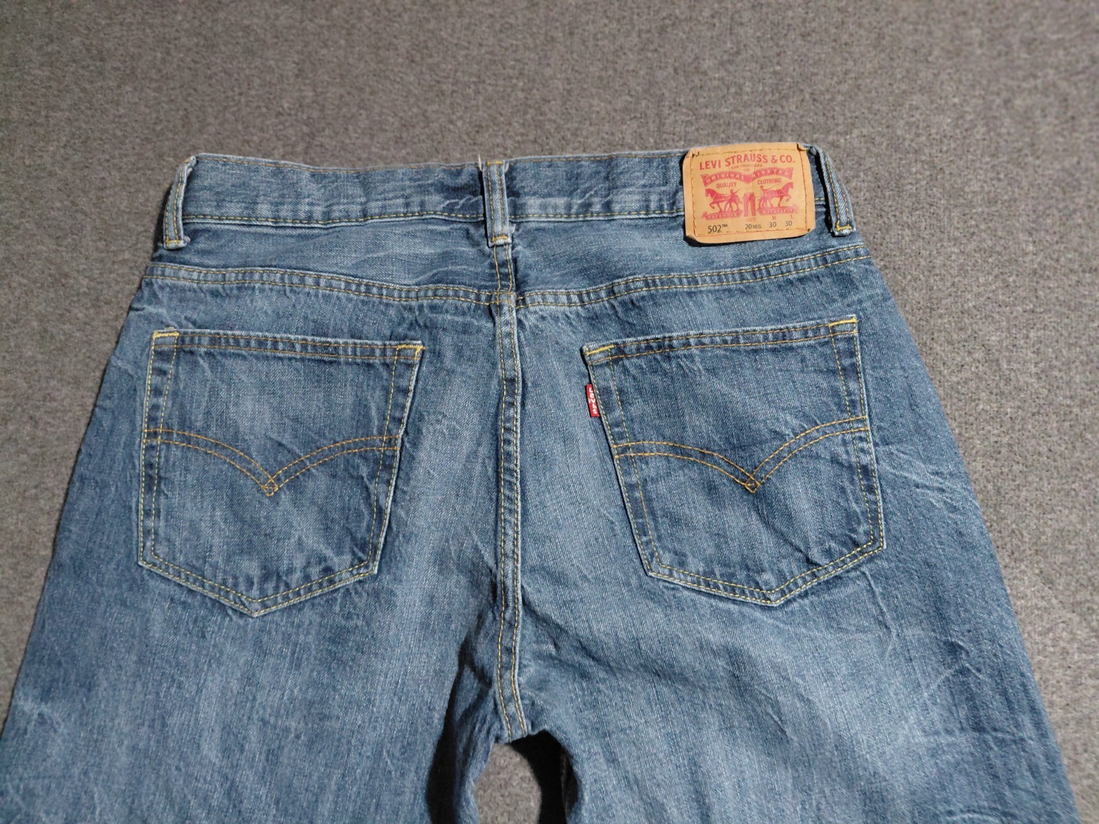Levis 502 Jeans Mens 30×30 Blue Regular Tapered Medium Wash Denim