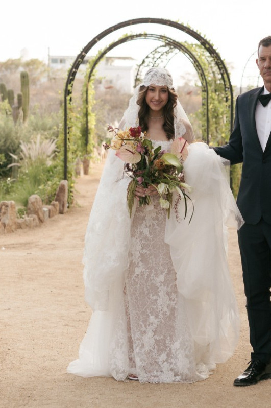 Custom Netta BenShabu Holland Inspired Wedding Dress + Overskirt & Veil Size 4