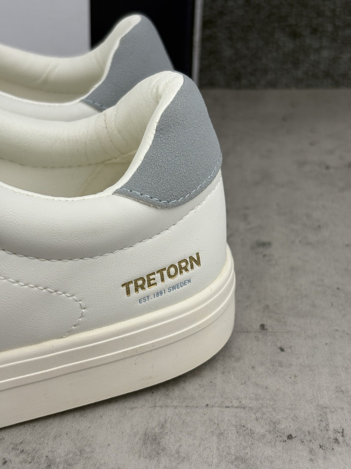 Tretorn “Serve” Women’s White/Blue, Size 8.5, Memory Foam Footbed Sneaker NEW!!