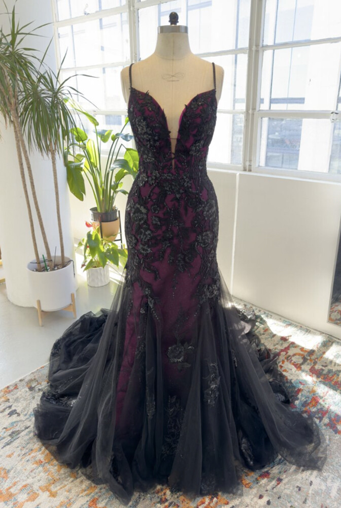 Gothic Black Wedding Dresses Mermaid Spaghetti Straps Sweep Train Bridal Gowns