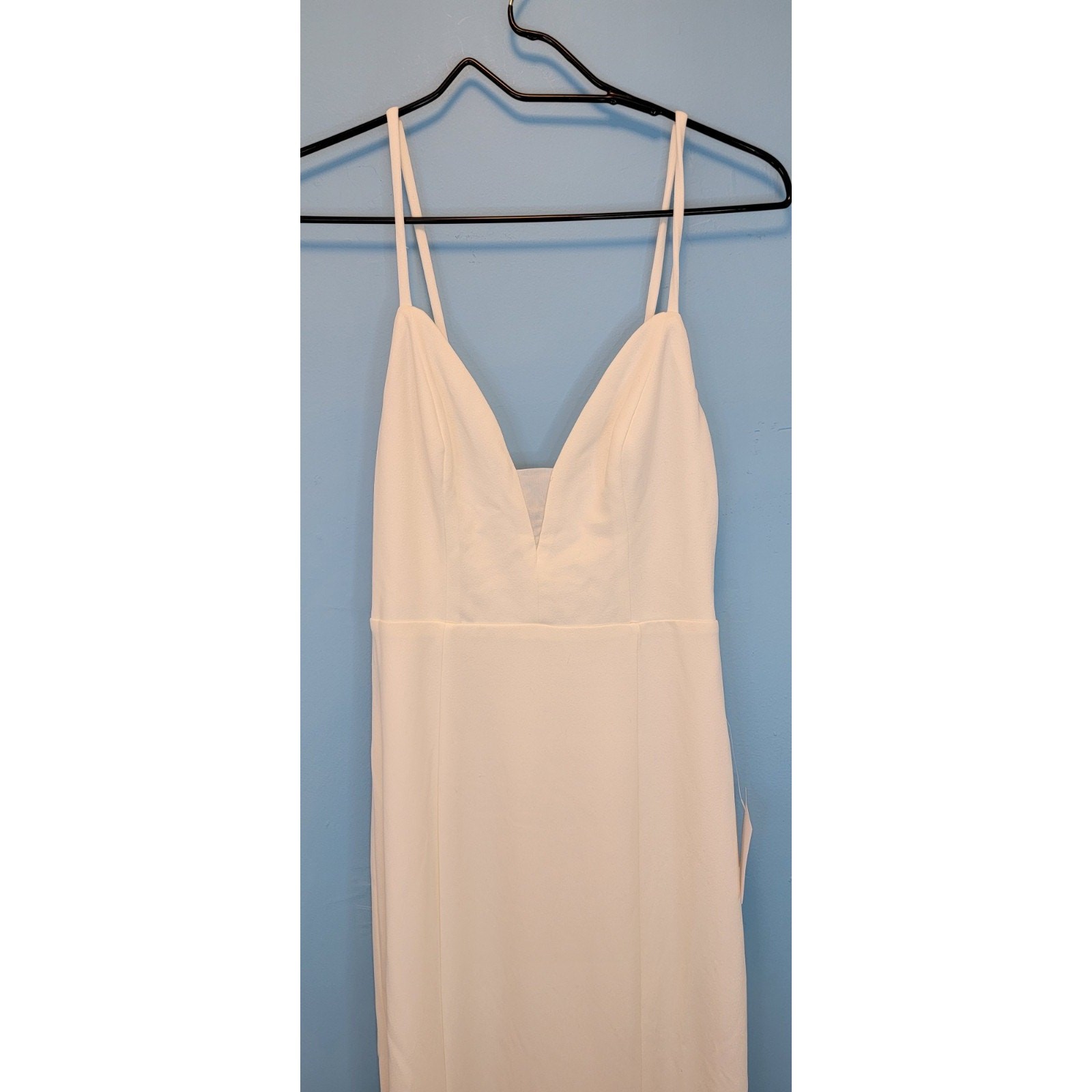 Dreamy Elegant Size Small NWT Lulus Wedding Dress Button Detail Spaghetti V-Neck