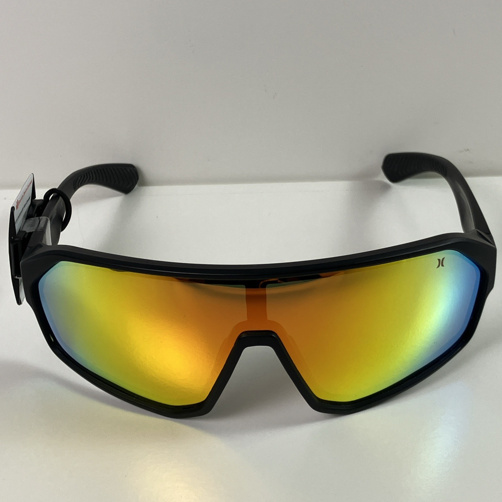 Hurley Men Polarized Shield Sunglasses Black Frame Red Mirror Lens 136 mm Juice