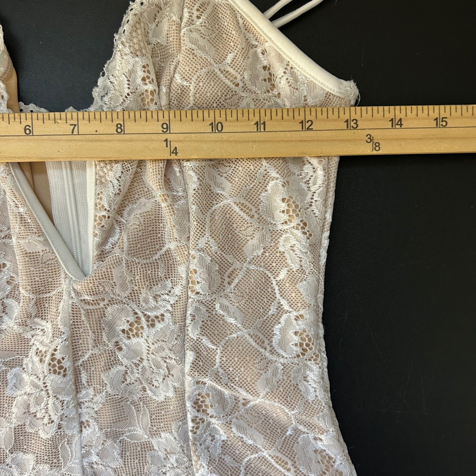 Lulus White Floral Lace Deep V-Neck Bodysuit Small Adjustable Straps Nude Lining