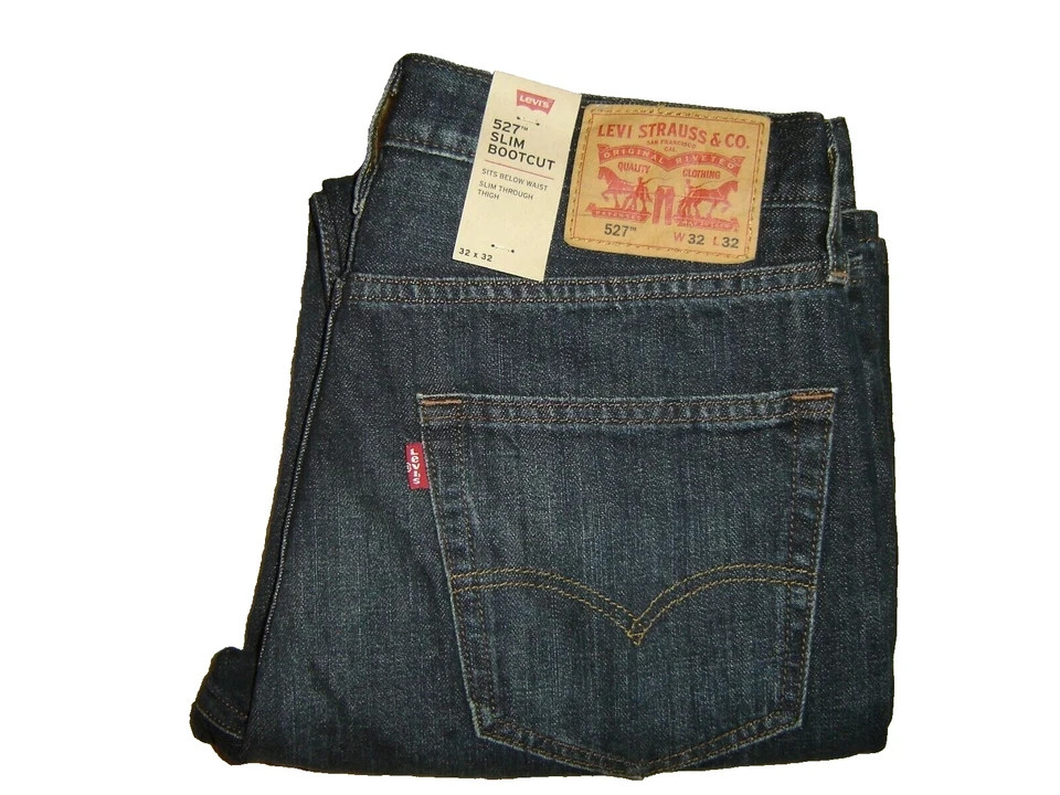 NWT Levi’s 527 jeans 32 x 32 Slim Boot Cut Retail $80 Style # 05527-4257