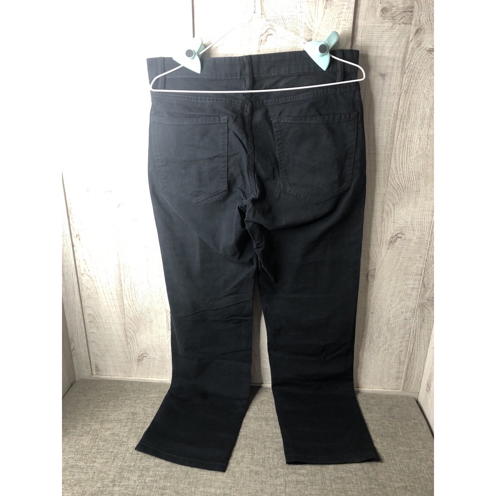 Essentials Mens Relaxed Fit 5-Pocket Straight Leg Pants Black 30W x 30L