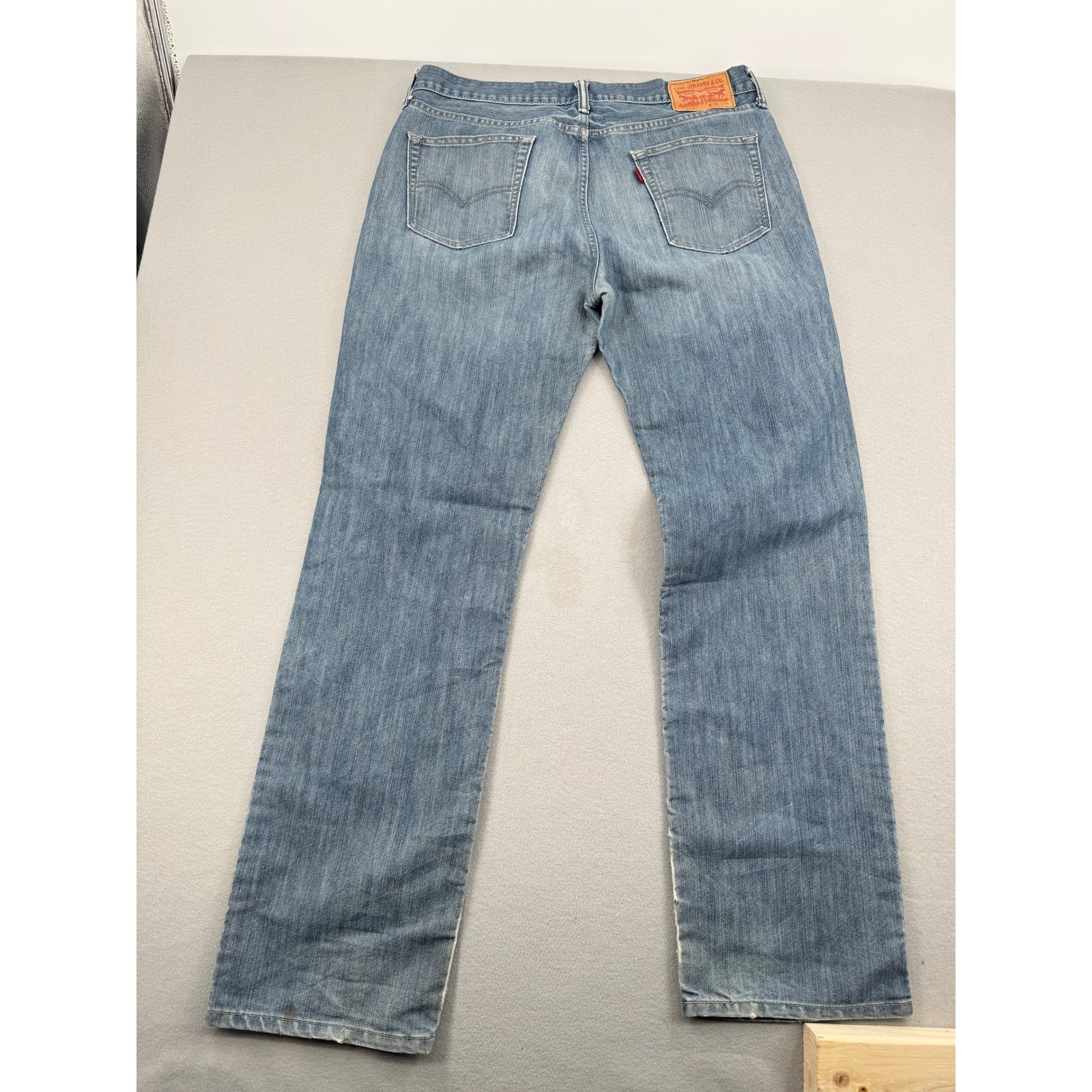 Distressed Levis 514 Classic Straight Fit Mens Jeans Blue Denim 35×34 (35×33)