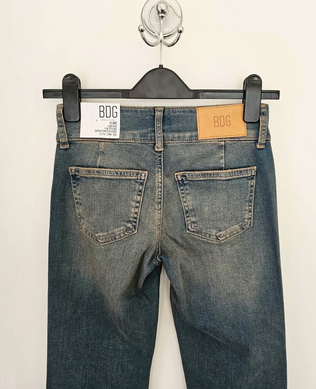 Urban Outfitters BDG Womens Flare Distressed Blue Jeans BNWT W-24/26 – L-30
