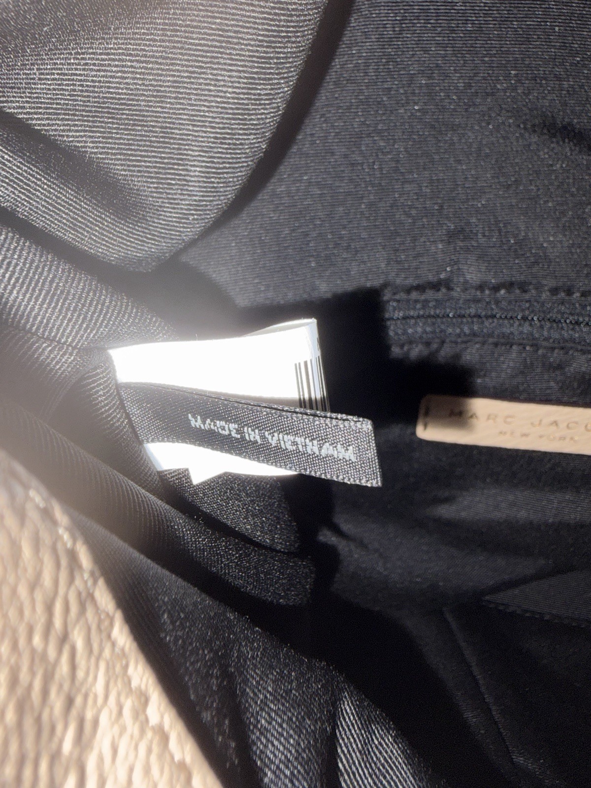 Marc Jacobs Empire City Hobo Pebbled Leather Bag Resort Collection