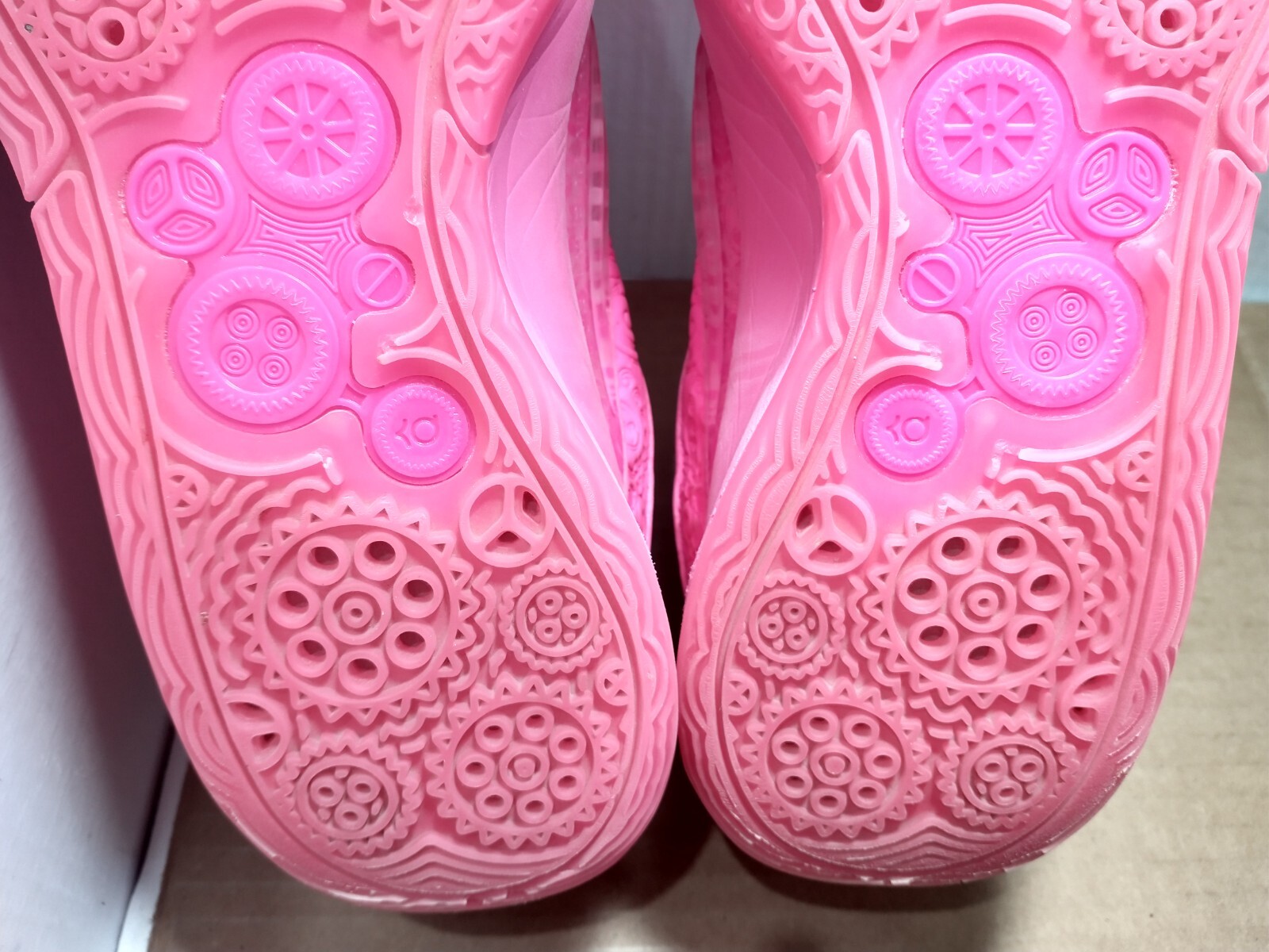 NIKE KD 16 ‘Aunt Pearl’ Pink Sneakers Men’s Size 9 FN4929-600