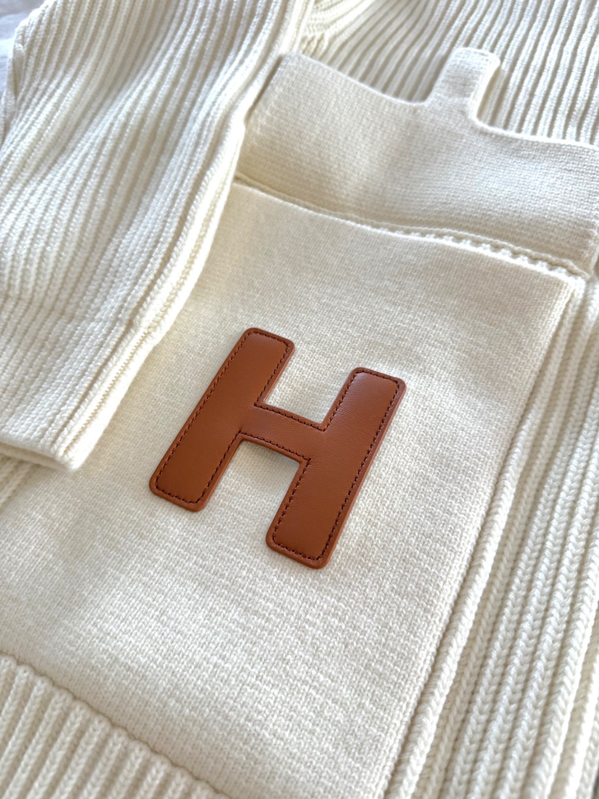 HERMES H JACKET WOOL KNIT (38) – BLANC / NATUREL – BRAND NEW WITH TAGS