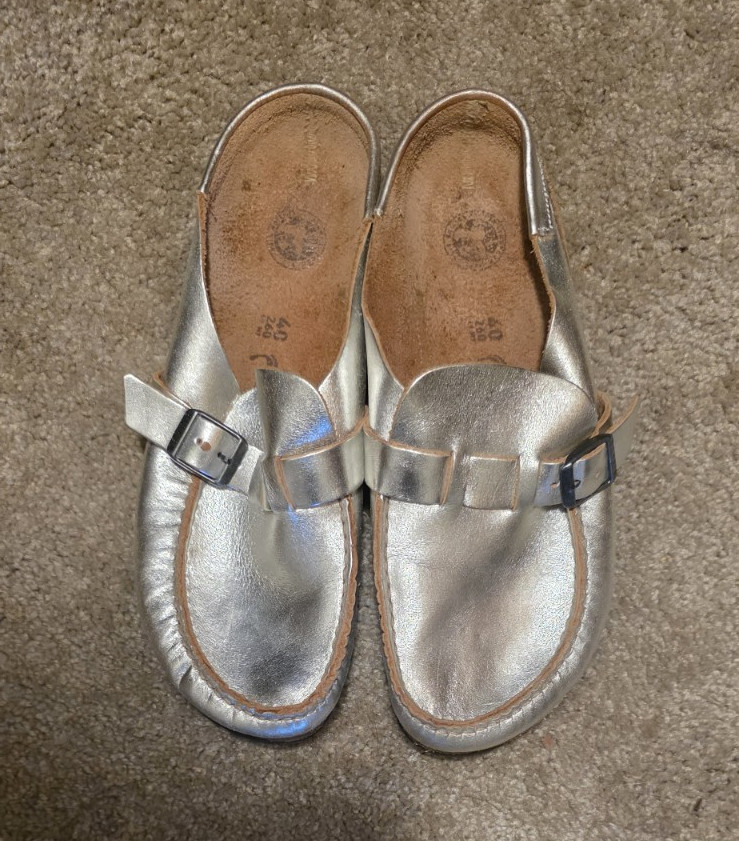 Birkenstock Women’s Silver Leather Slide Sandals Buckle Flat US 9