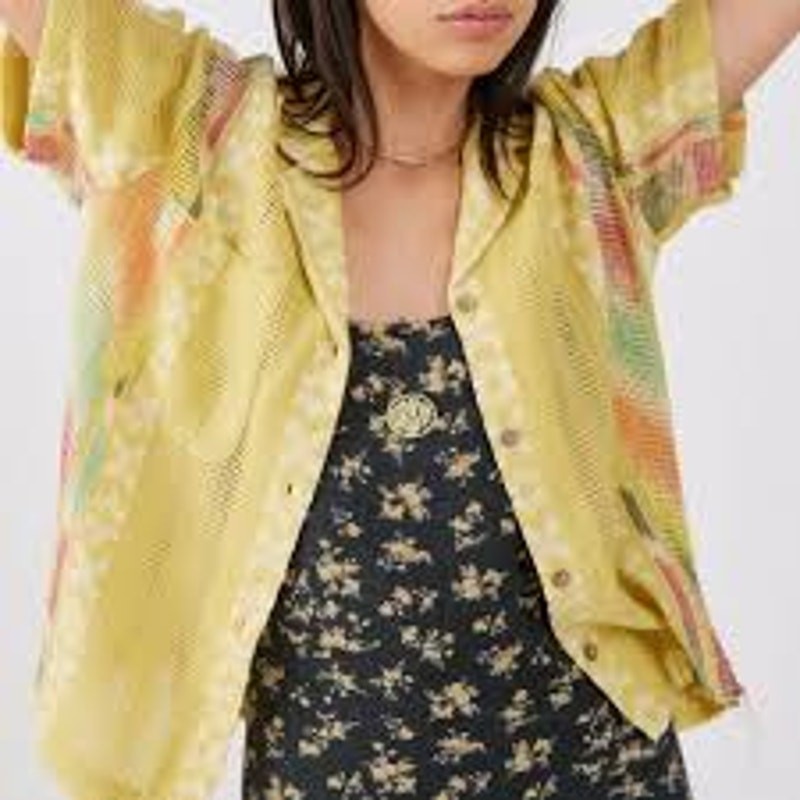Urban Outfitters Yellow Open Knit Button Front Camp Shirt Women’s M