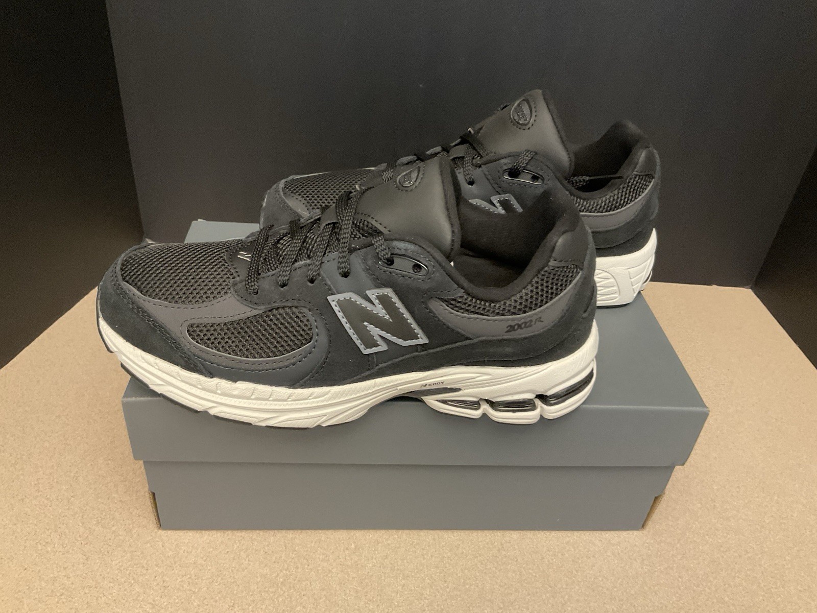 New! New Balance 2002R Black/Black Athletic Shoes. Youth’s 5.5Y. Women’s 7. Nice