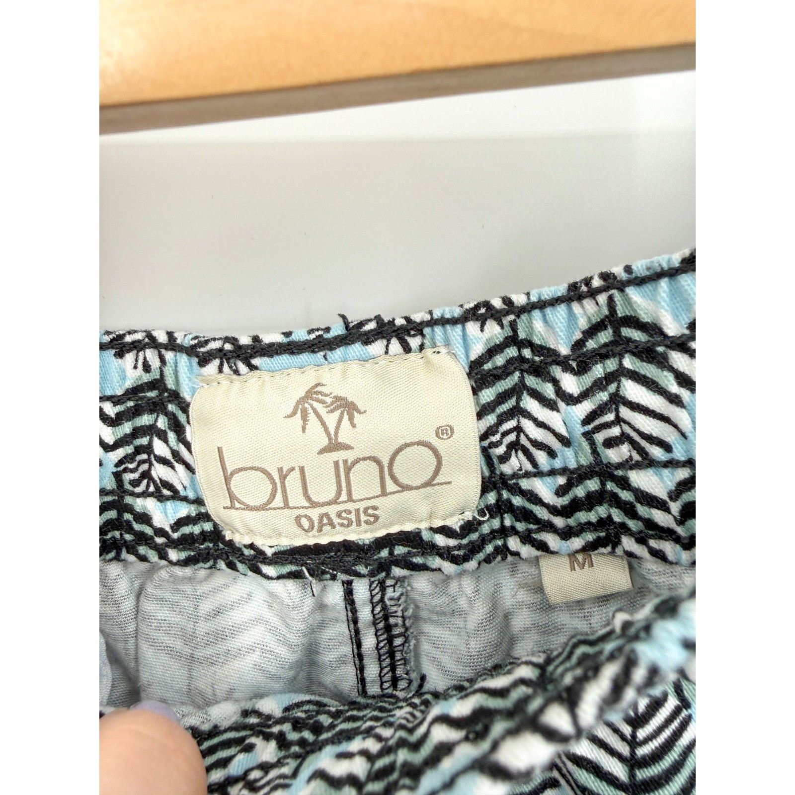 Bruno Oasis Shorts Men Med. Blue Black Leaf Print Casual Elastic Drawstring 0052