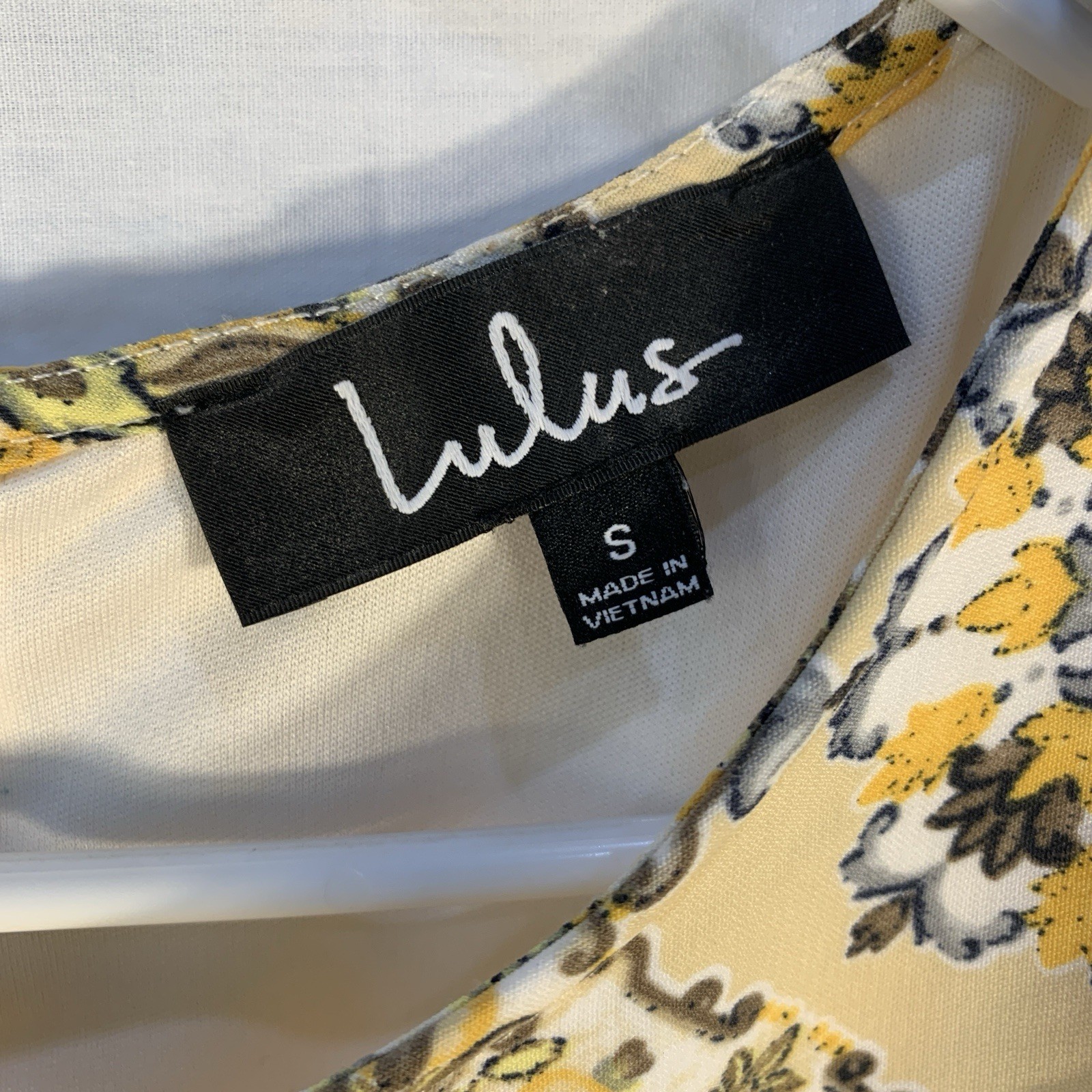Dandy Lion Yellow, Medallion Floral Tile Print Shift Dress Size SM Short Sleeve
