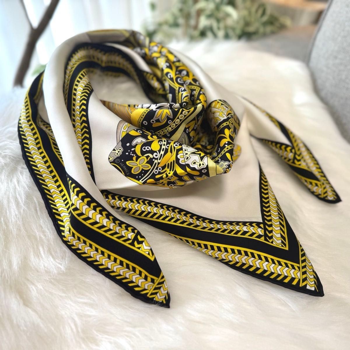 HERMES H003682S Carré90 SilkScarf Selle des Steppes White Yellow Black 90x90cm