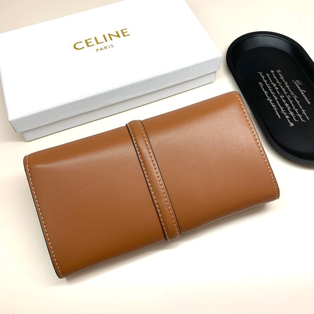 CELINE Caramel Solid Wallet Gold Logo Clasp Zipper Poker Credit Card Holder
