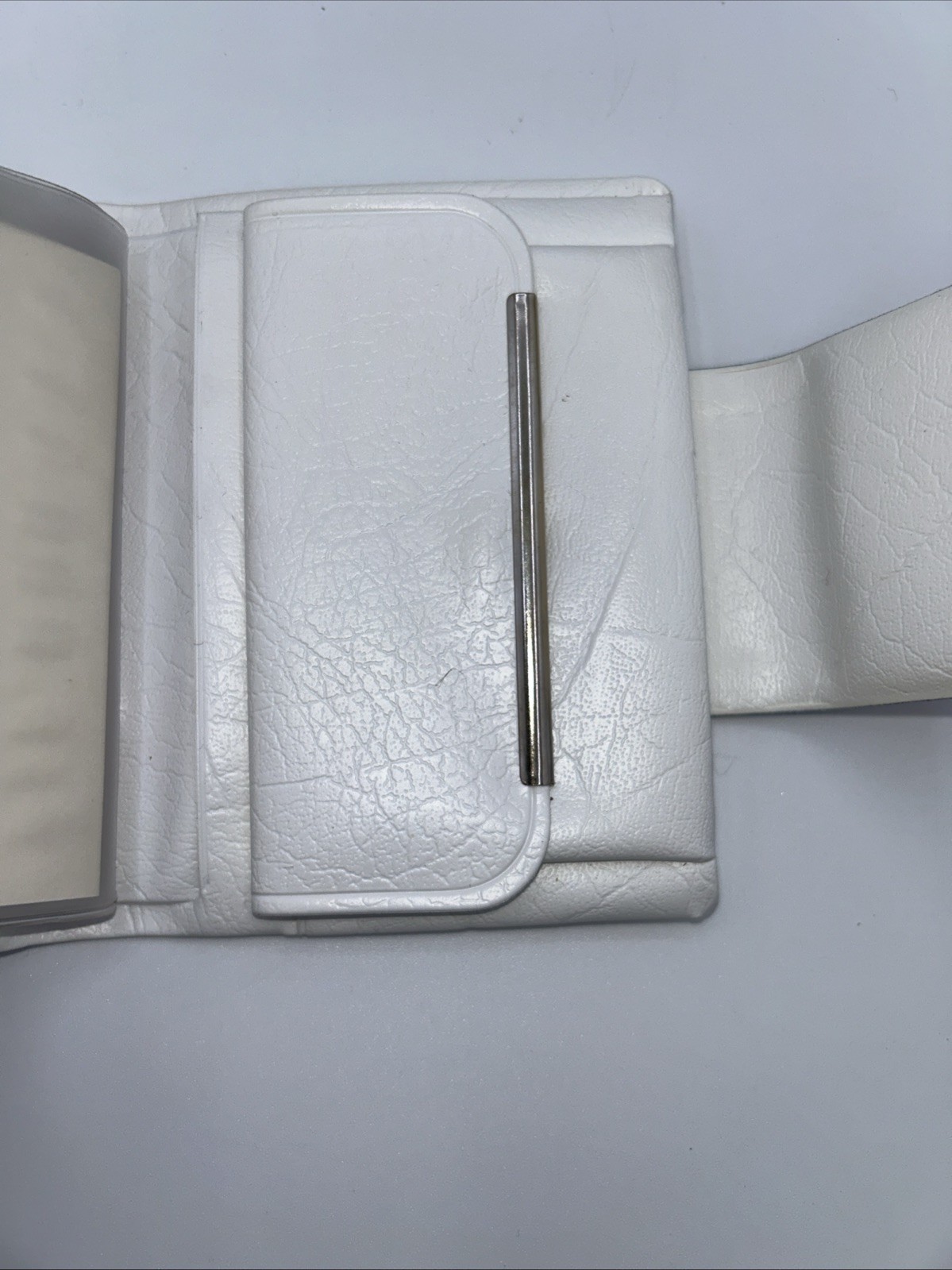 VTG Shaker Square Purse Wallet ID/CC Slots Change Pocket Snap Closure Trifold