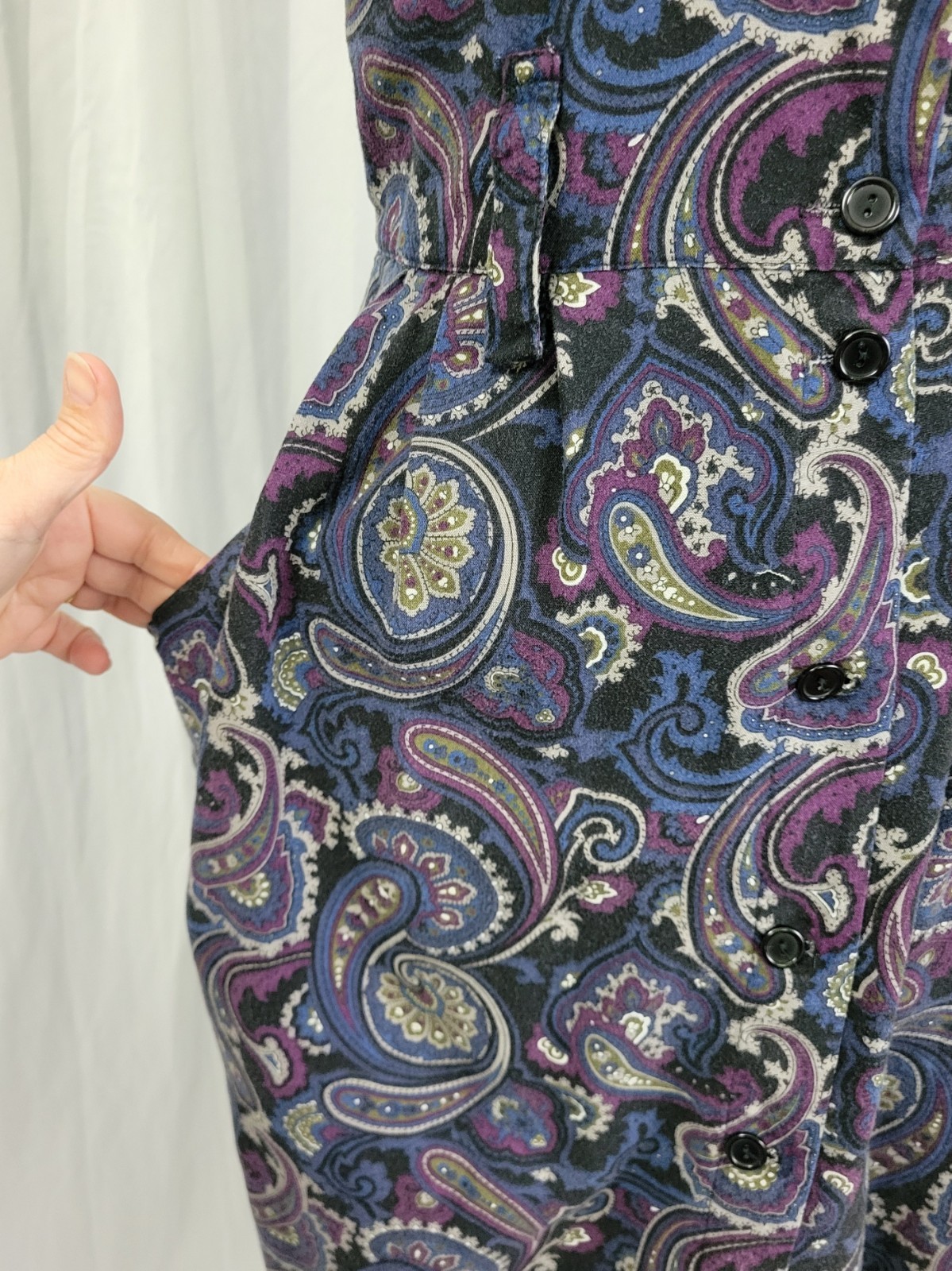 Vintage Outback Red Blue/Purple/Grey Paisley Jumper w Deep Neckline Size 8