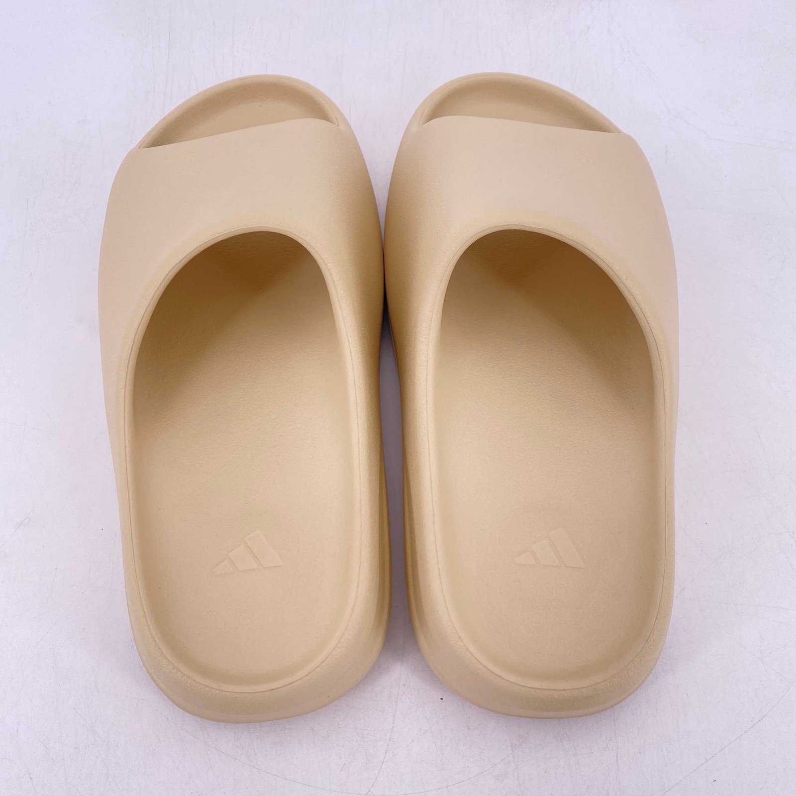 Yeezy Slide “BONE” 2022 – Size 10 – fz5897 (15166-11)